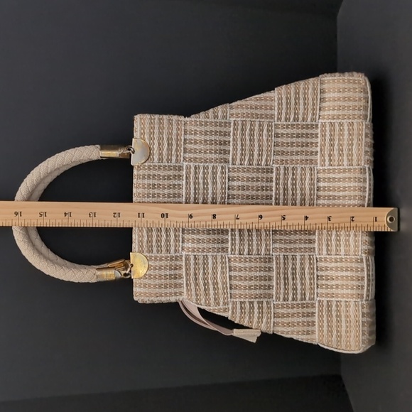 VGT, Fiona Italian Straw Woven Women's Handbag with Rope Handles. - Picture 12 of 16
